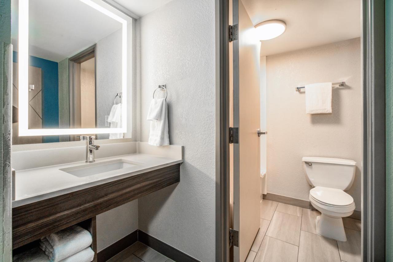 Holiday Inn Express & Suites Phoenix - Mesa West By Ihg Zewnętrze zdjęcie